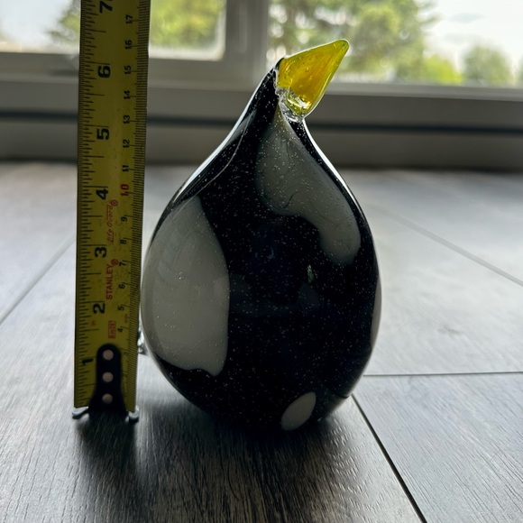 Art Glass Penguin Figurine / Paperweight - Picture 7 of 8